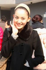 变态老太爷调教雏h文：暗夜下的烛光与黎明——一场关于传承与蜕变的非暴力成长史_: 促使思考的现象，这背后的逻辑是什么？